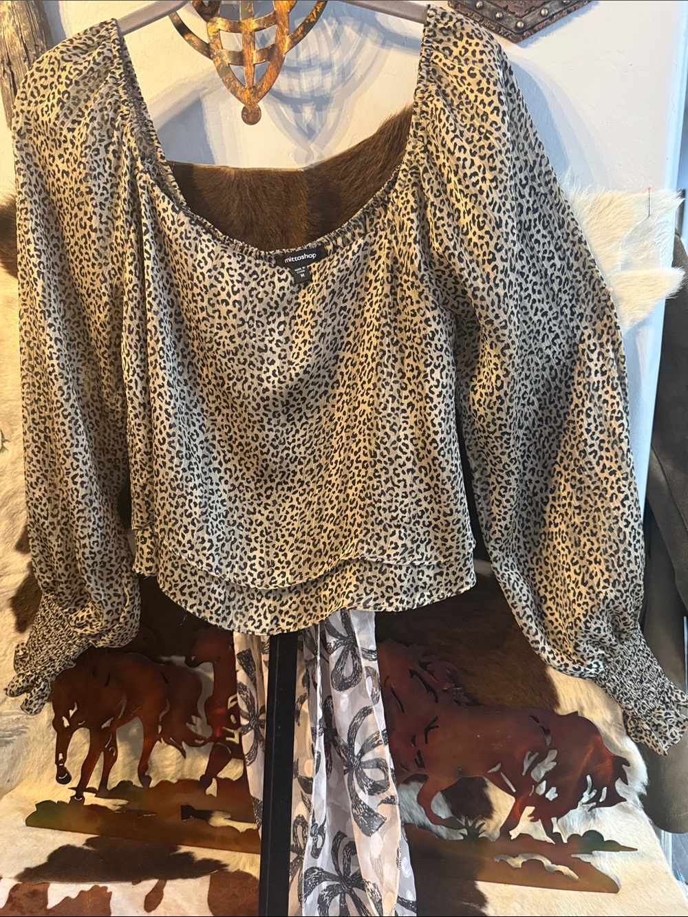 mittoshop Beige and Black Leopard-Print Puff Sleeve Blouse